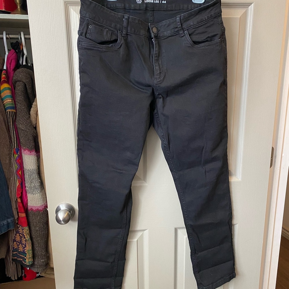Black Straight Leg Denim Jeans with Zipper Fly